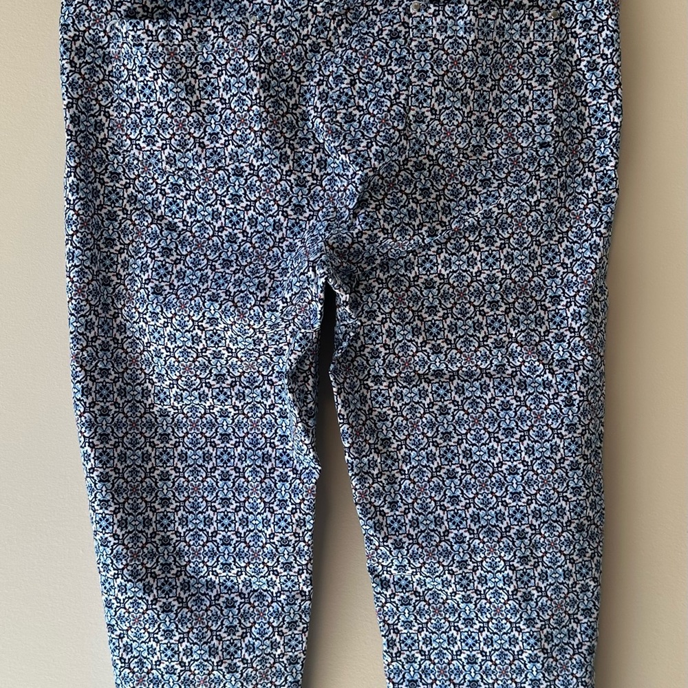 Capri pants - Picture 2 of 5